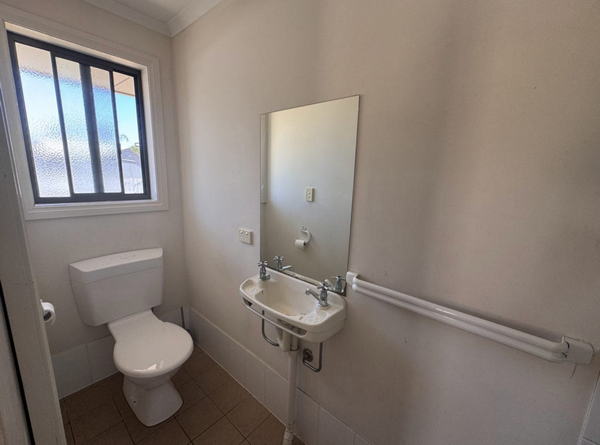 Elizabeth North Wash Room